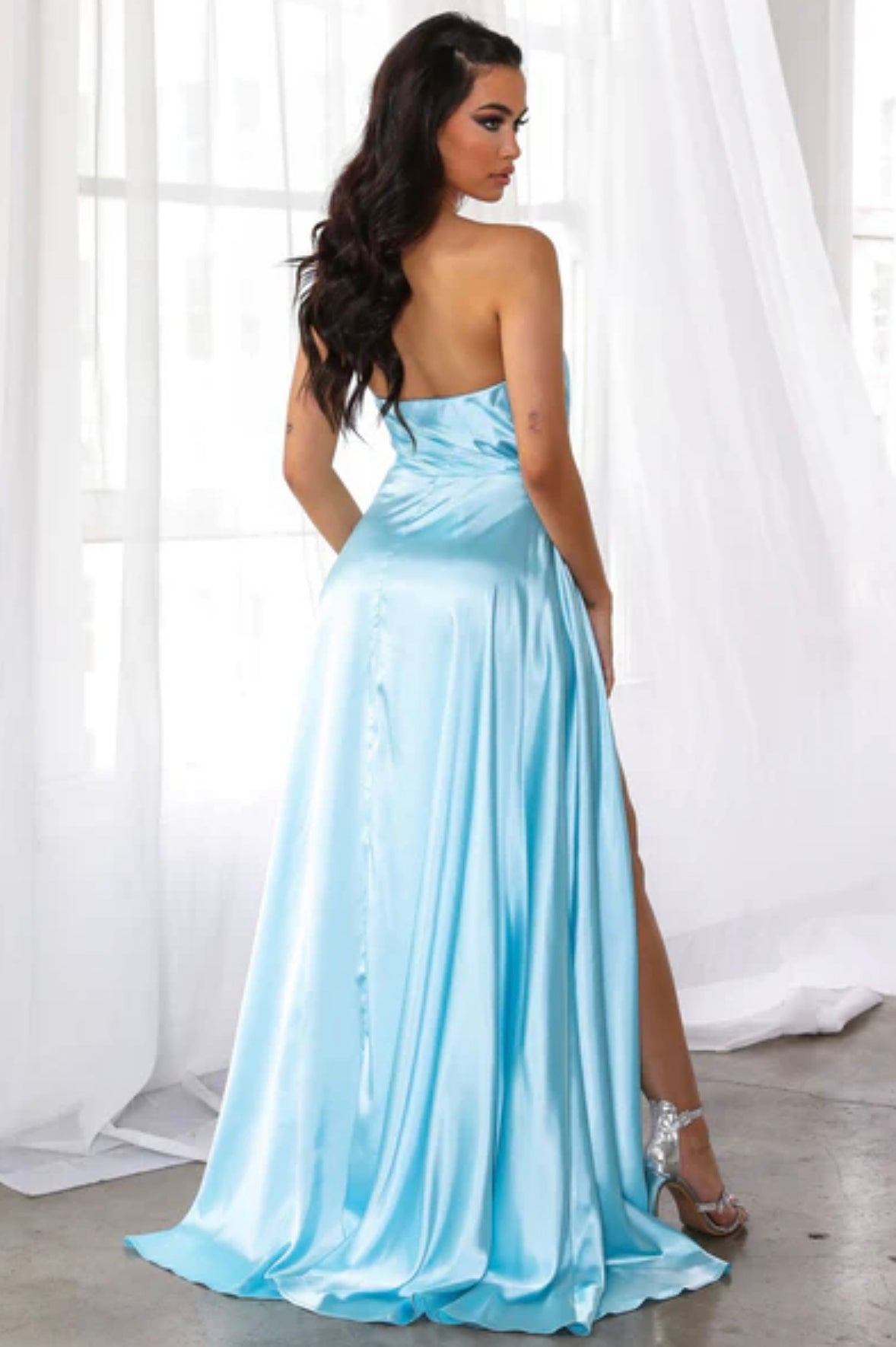 Baby blue sale satin prom dress